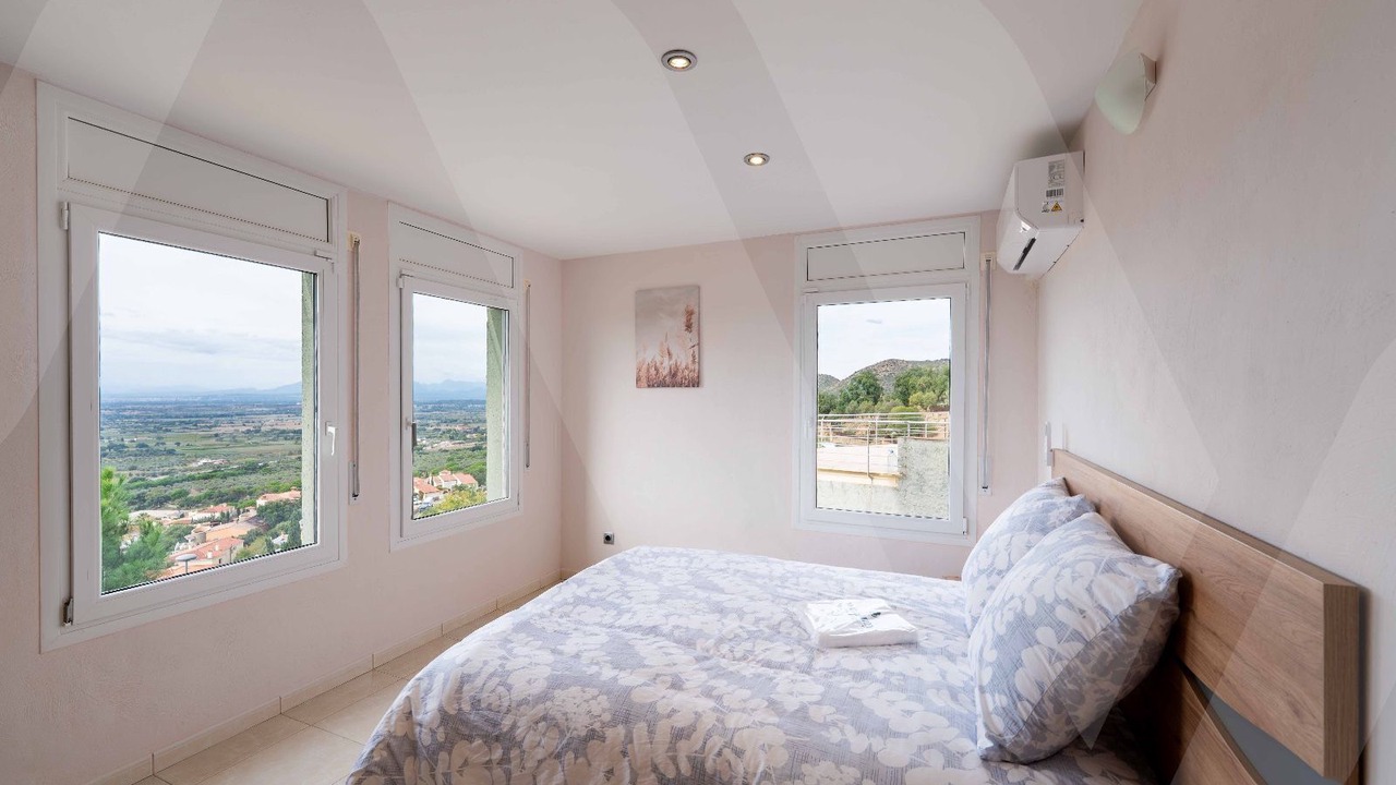 Photo of Bedroom in Palau-Saverdera