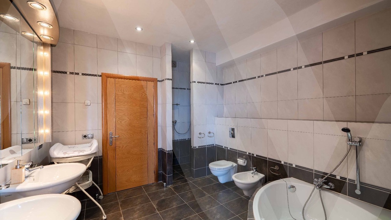 Photo of Bathroom in Palau-Saverdera
