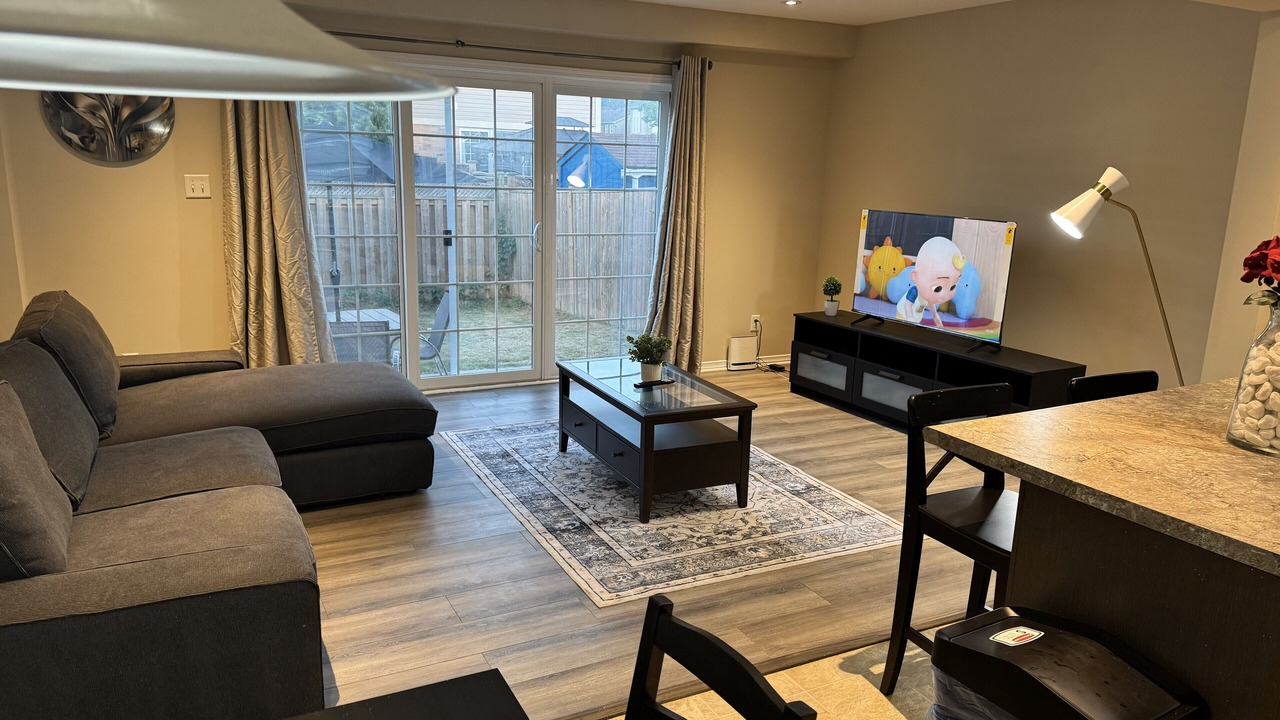 Photo of Livingroom in Grand River South