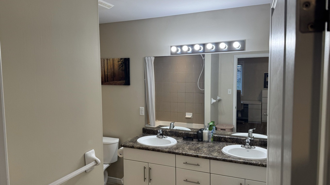 Photo of Bathroom in Grand River South