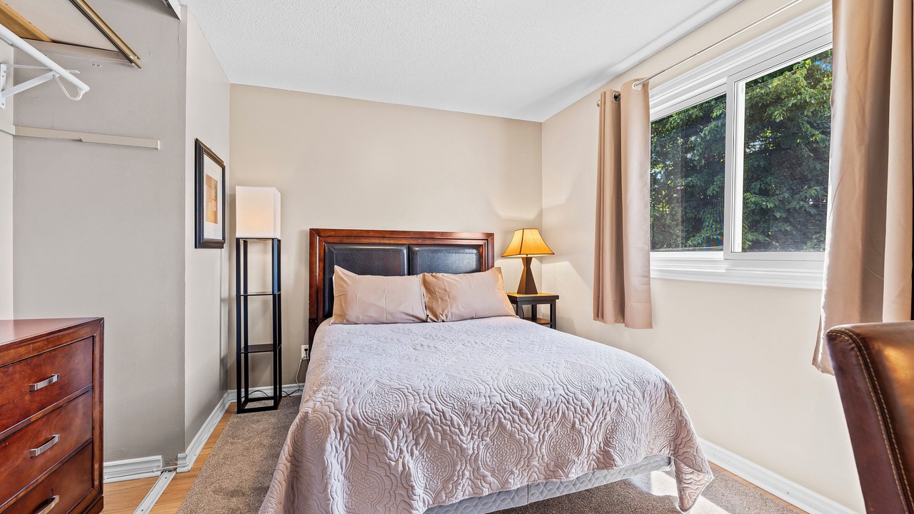 Photo of Bedroom in Amherstview