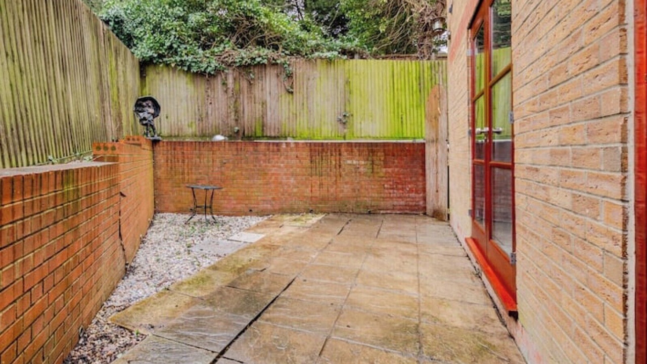 Photo of Patio Balcony in West Hendon