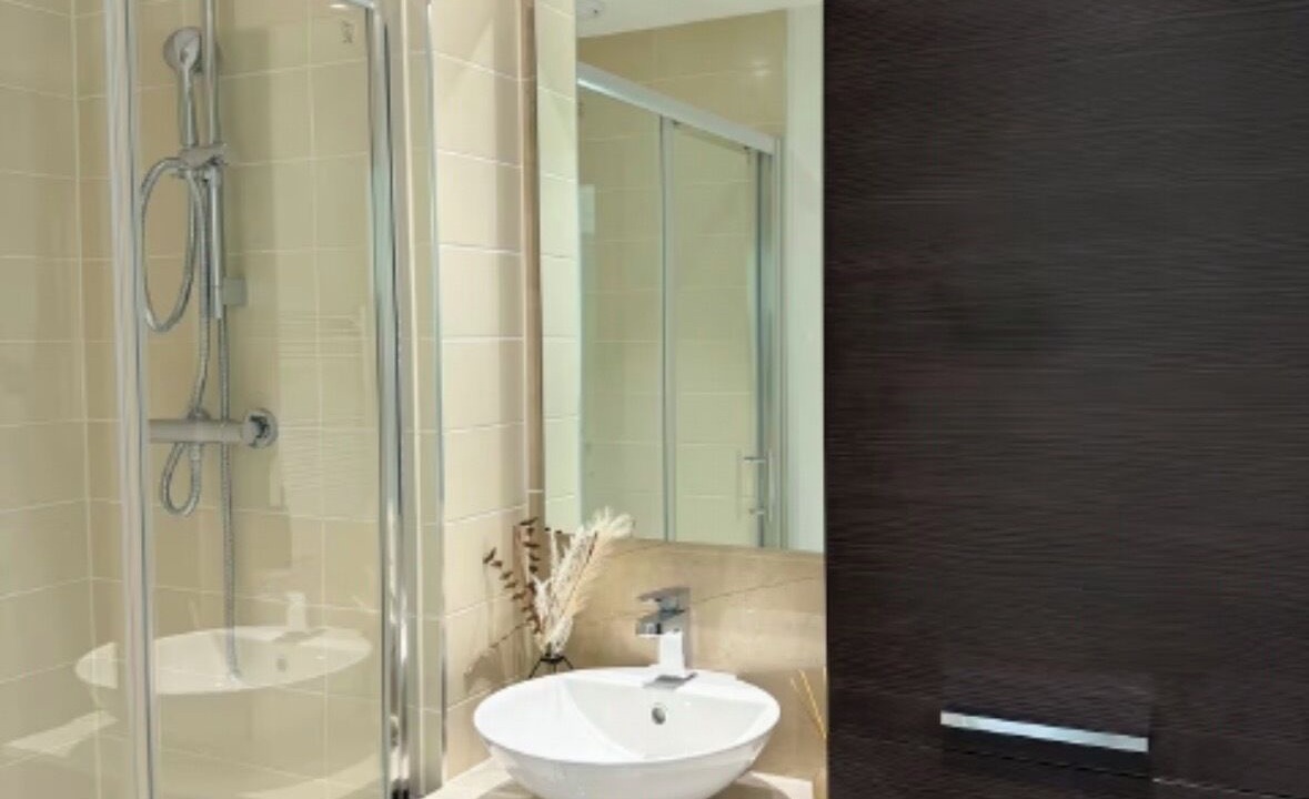 Photo of Bathroom in Lansbury