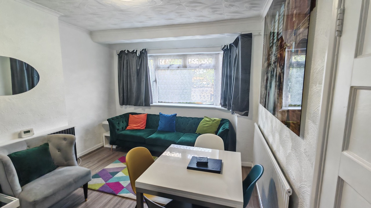 Photo of Livingroom in Borehamwood