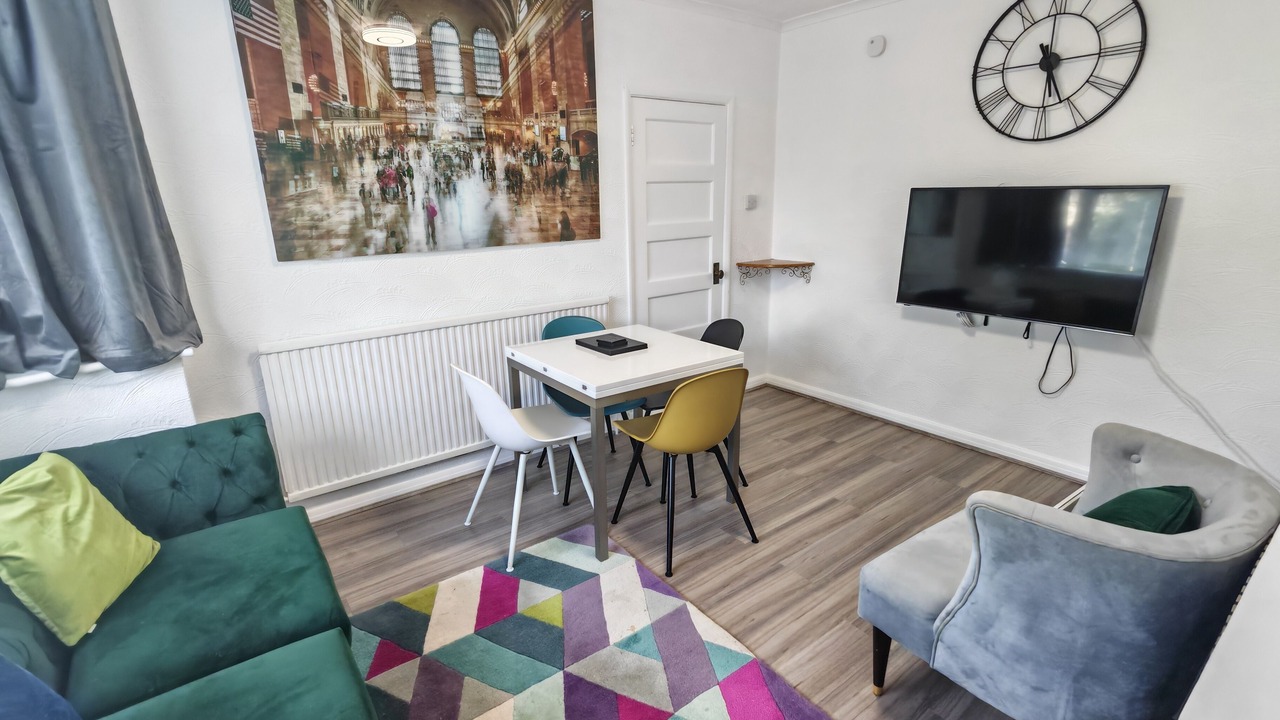 Photo of Livingroom in Borehamwood