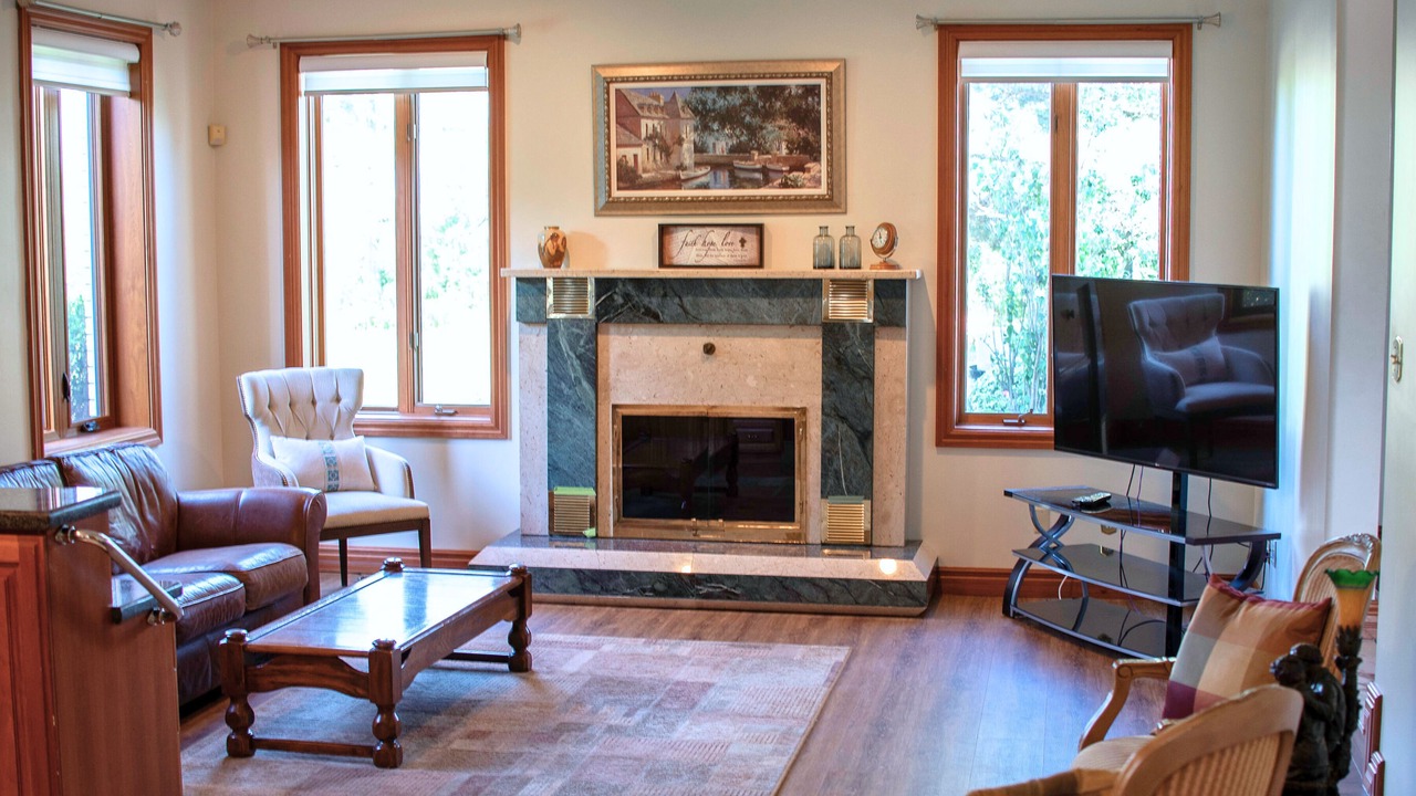 Photo of Livingroom in Lakeshore