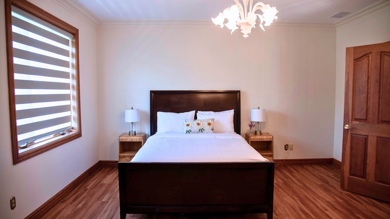 Photo of Bedroom in Lakeshore