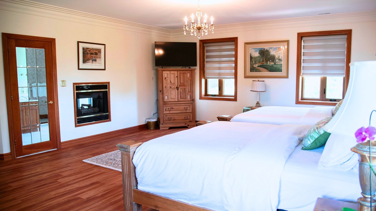 Photo of Bedroom in Lakeshore