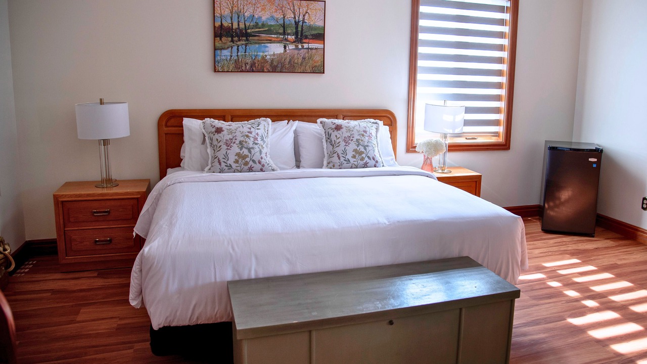 Photo of Bedroom in Lakeshore