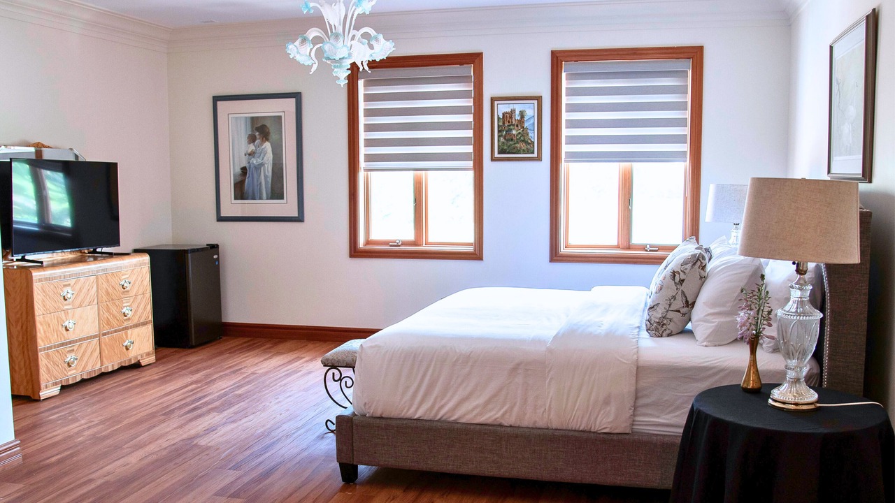 Photo of Bedroom in Lakeshore