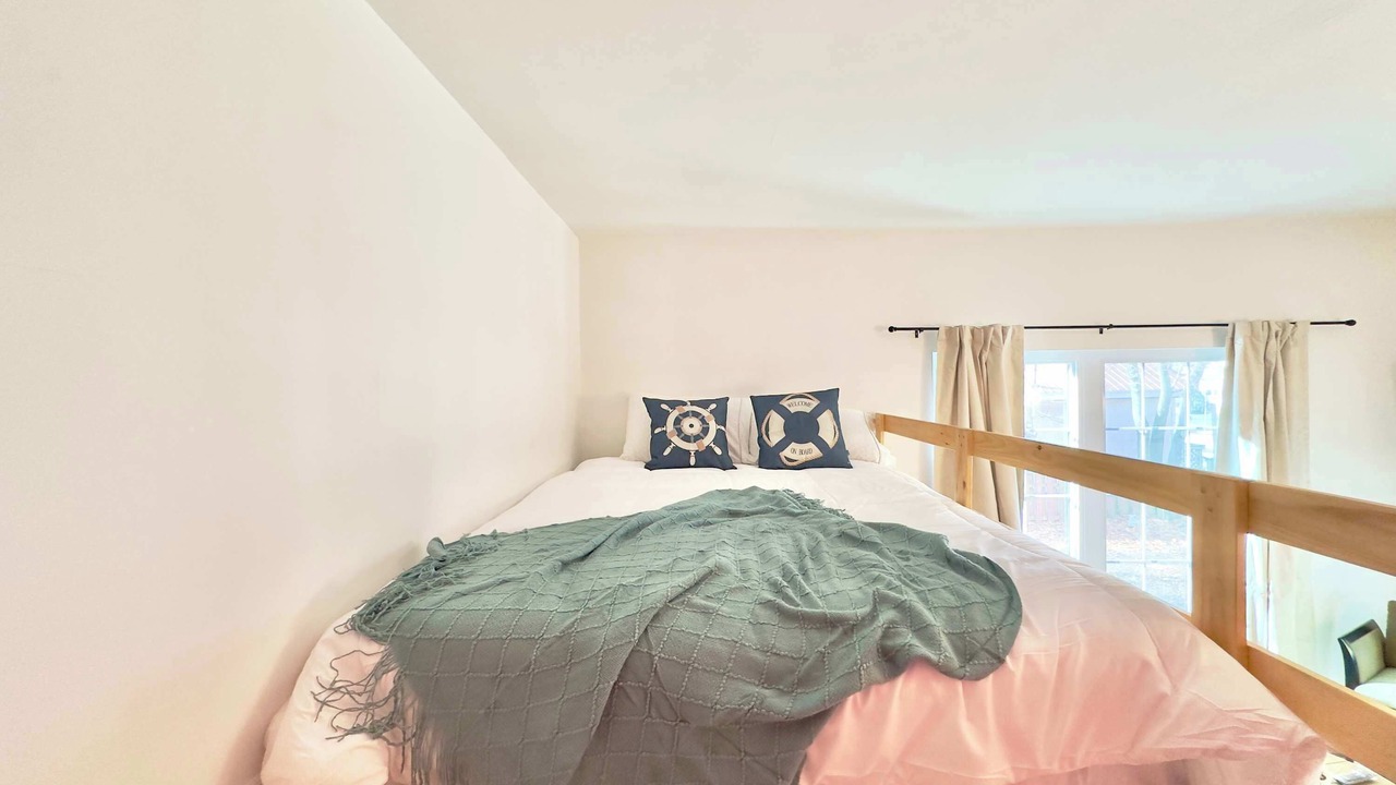 Photo of Bedroom in Port Colborne