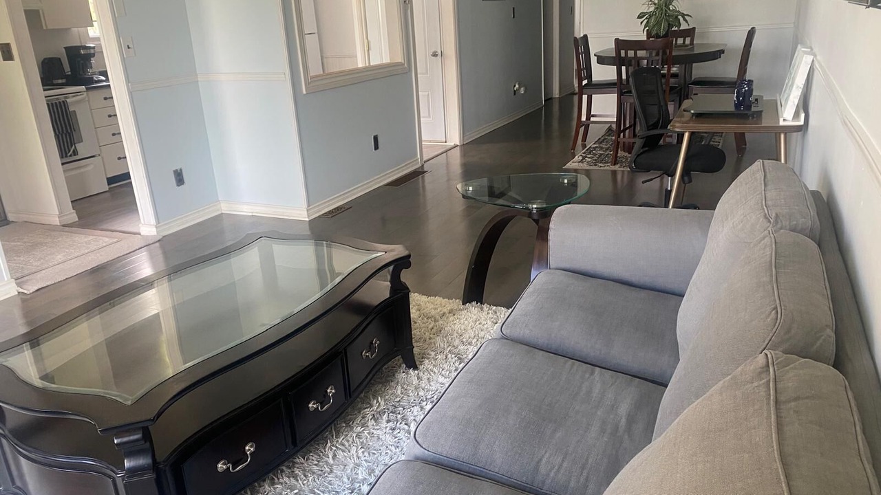 Photo of Livingroom in Amherstview