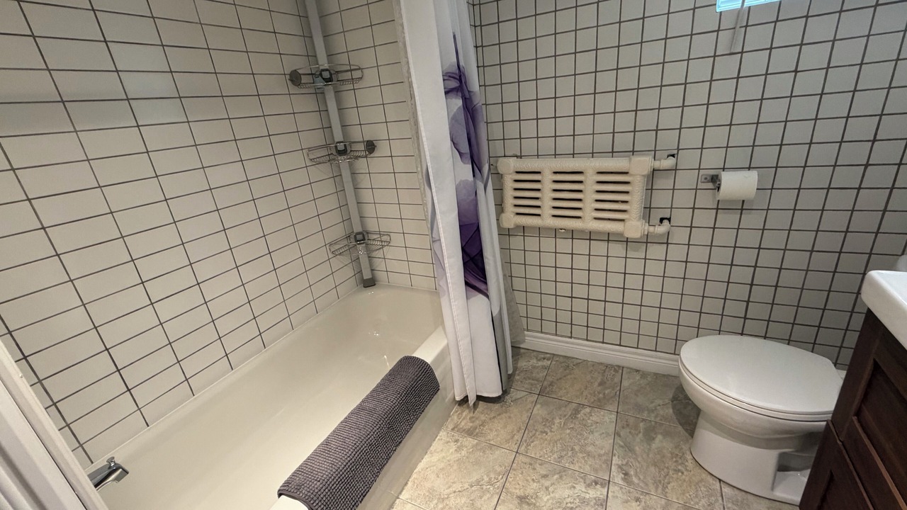 Photo of Bathroom in Oakridge