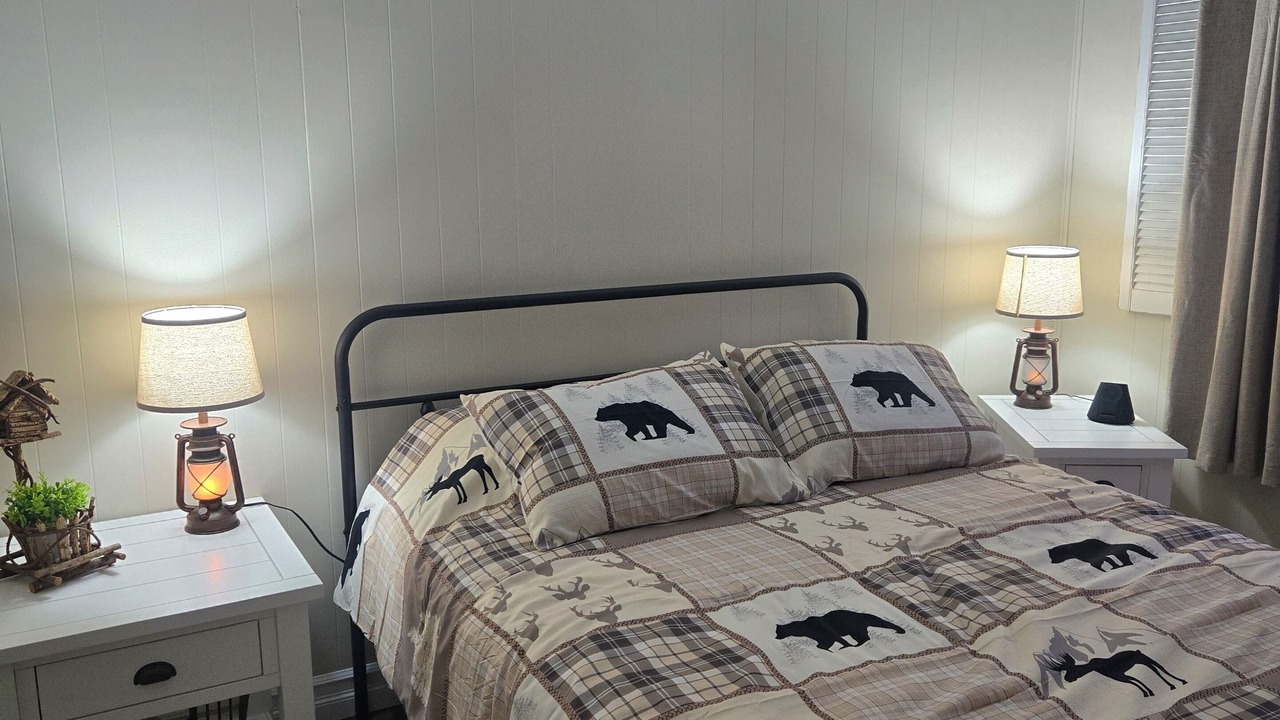 Photo of Bedroom in Boblo Island