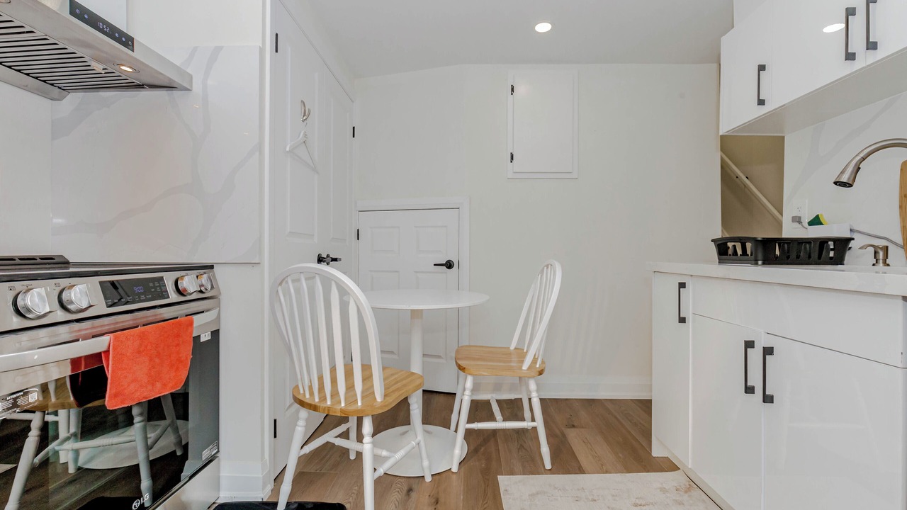Photo of Kitchen in West Oakville