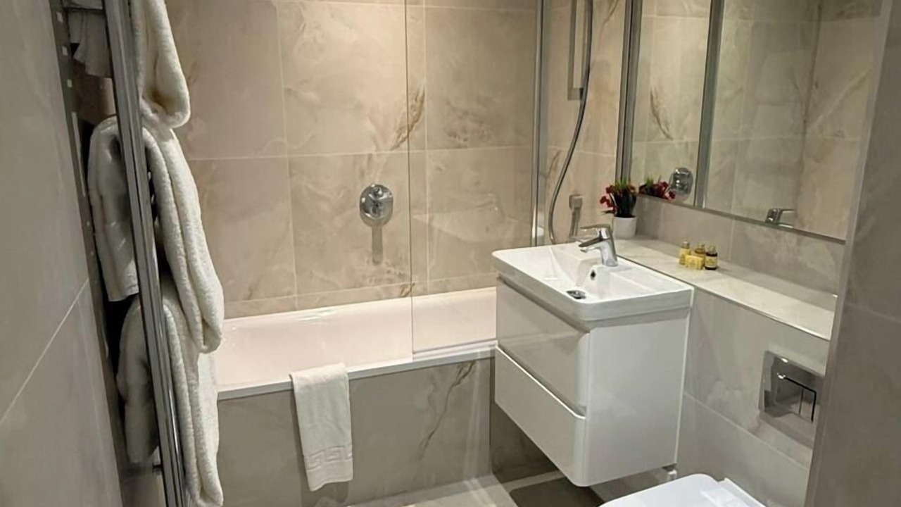 Photo of Bathroom in Boleyn