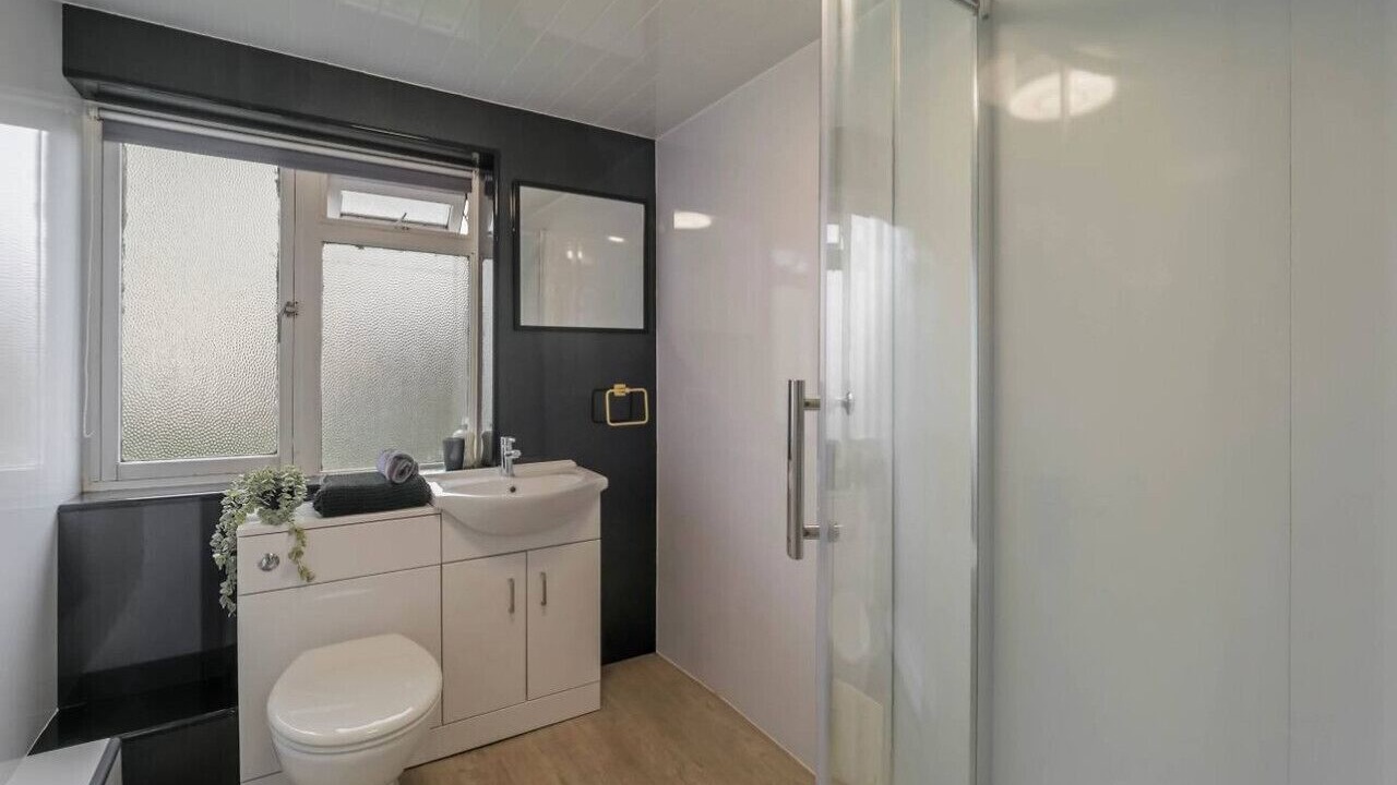 Photo of Bathroom in Paisley