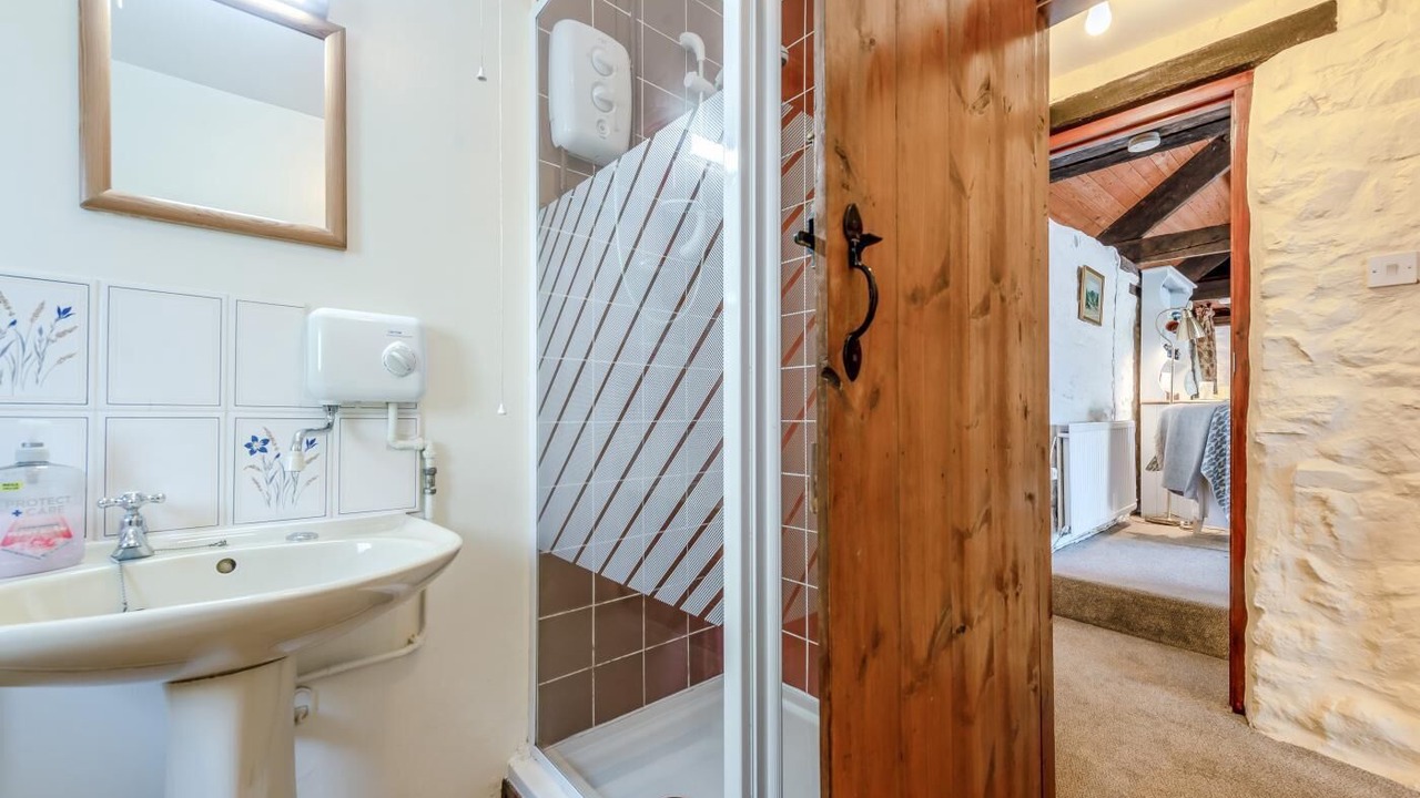 Photo of Bathroom in Pentrefelin