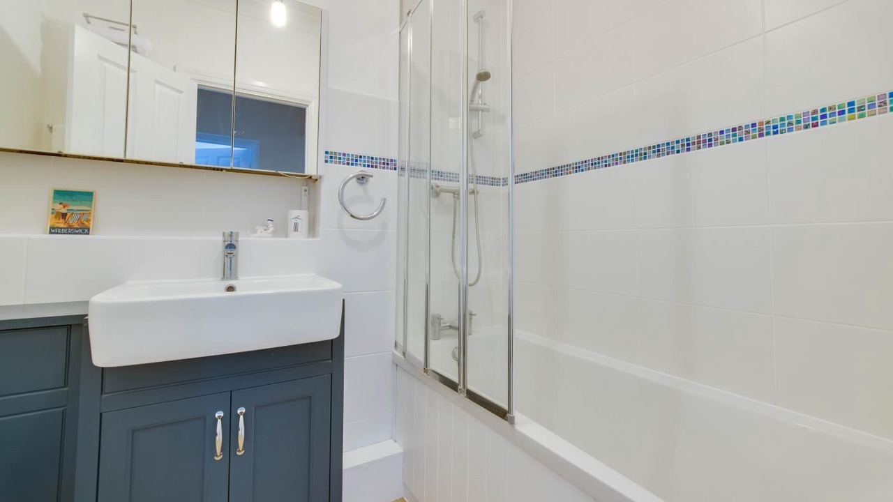 Photo of Bathroom in Knodishall