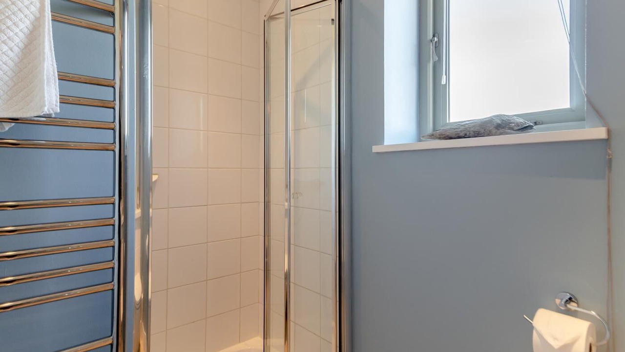 Photo of Bathroom in Knodishall