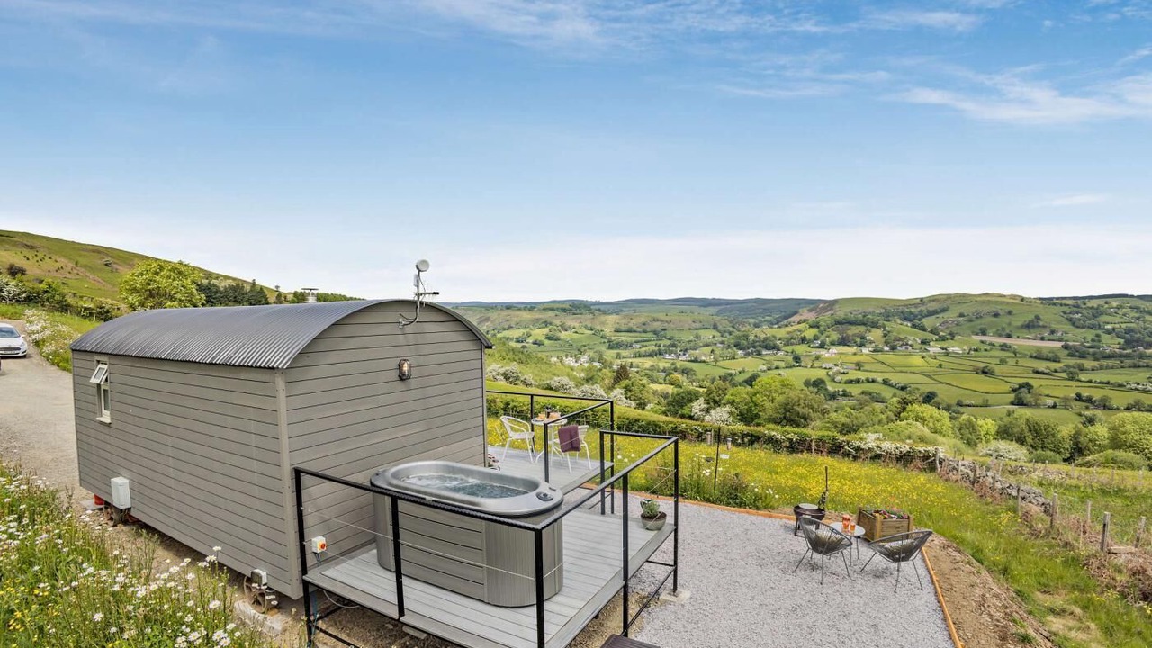 Photo of Patio Balcony in Llanfair Caereinion