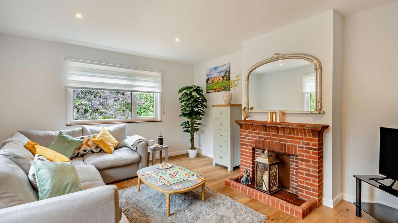 Photo of Livingroom in Acton