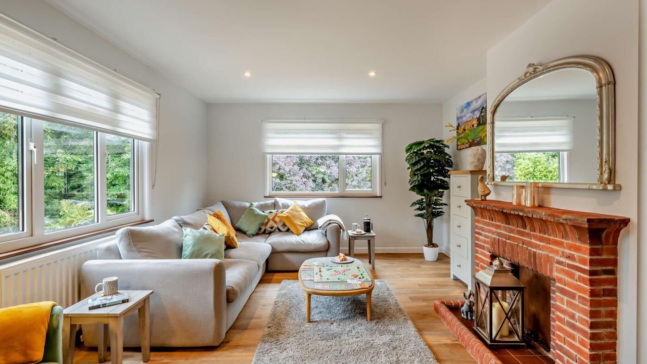 Photo of Livingroom in Acton