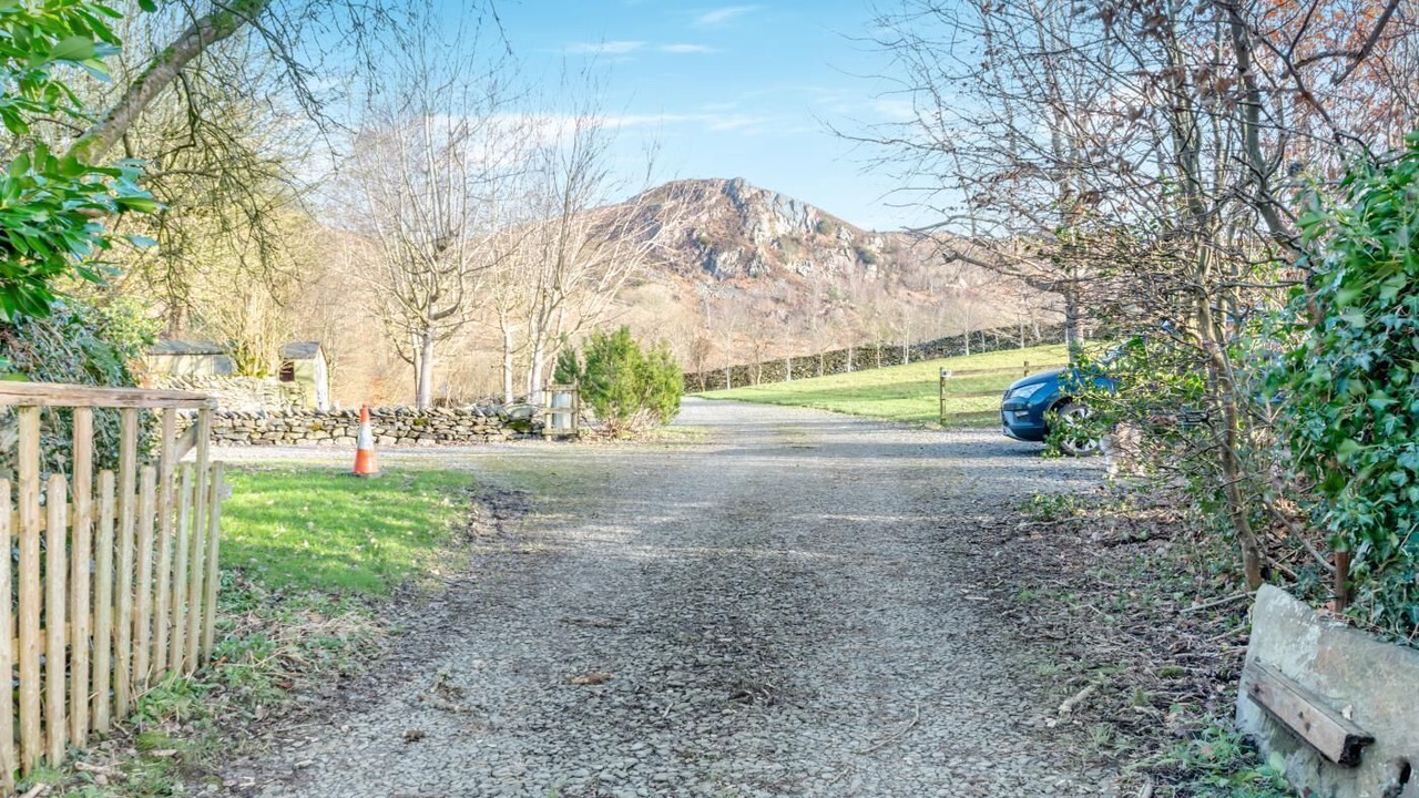 Photo of Outdoor in Low Newton