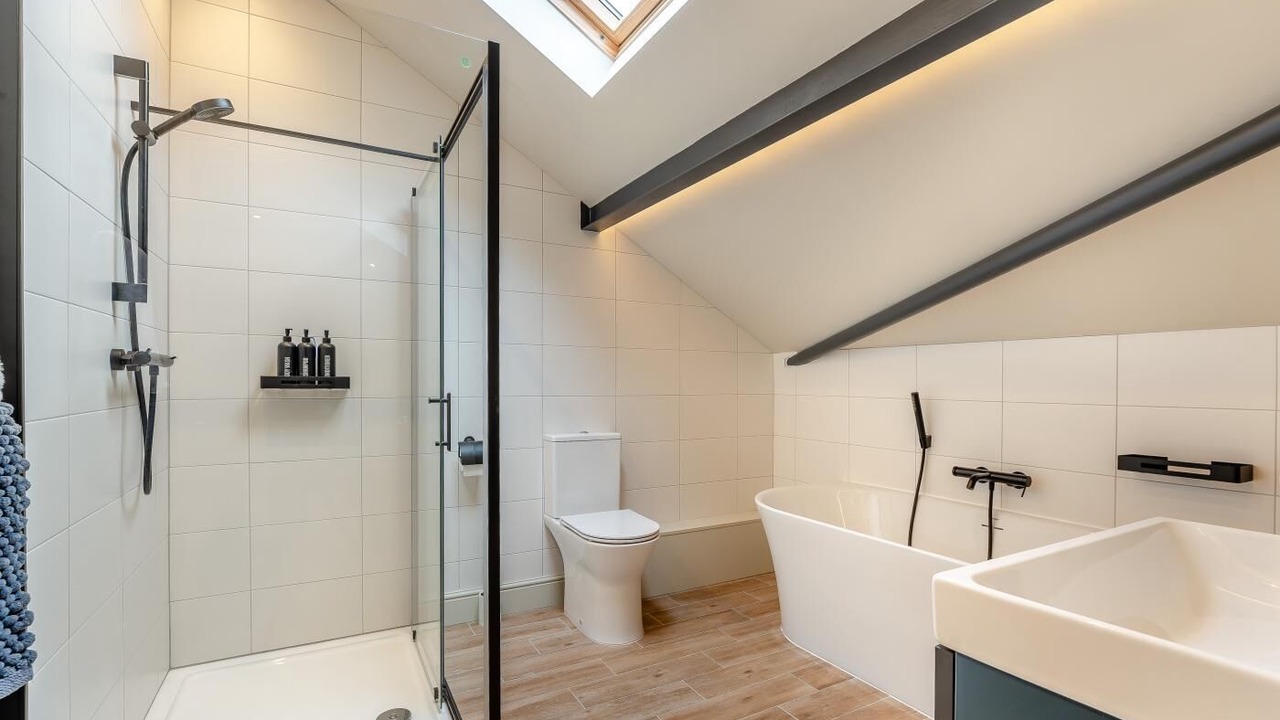 Photo of Bathroom in Ewhurst Green