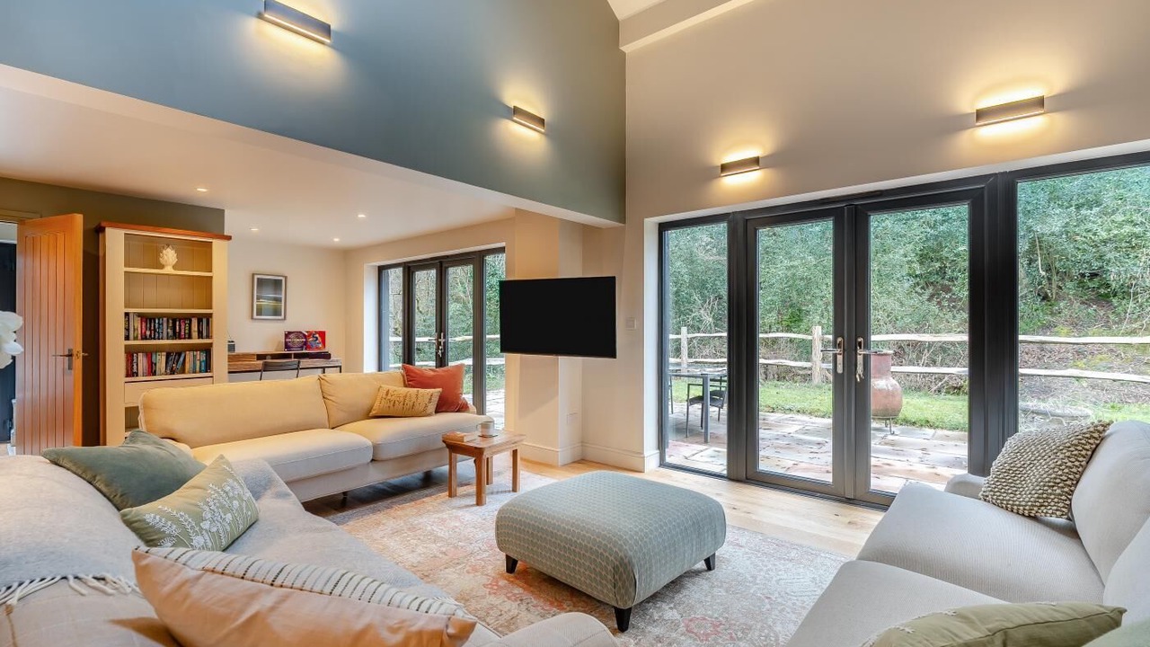 Photo of Livingroom in Ewhurst Green