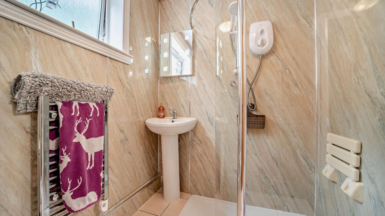 Photo of Bathroom in Cairndow