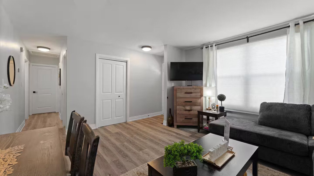 Photo of Livingroom in Amherstview