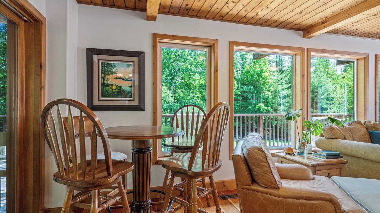 Photo of Livingroom in Lakefield