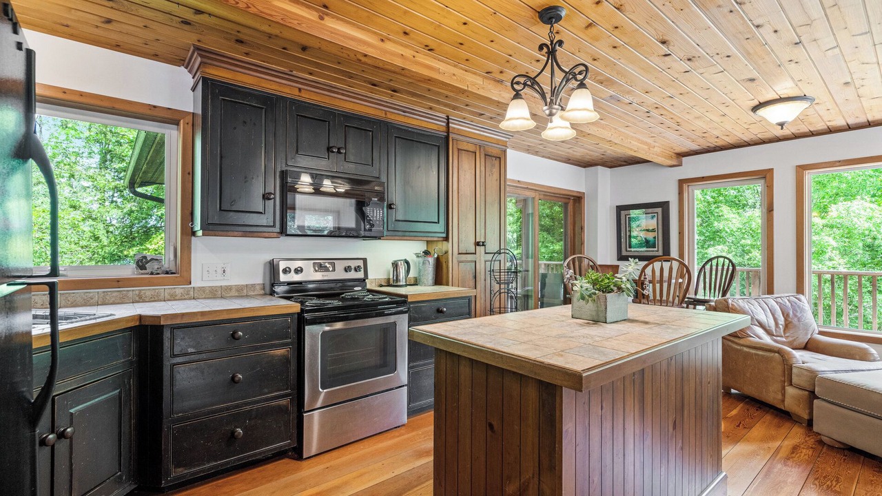 Photo of Kitchen in Lakefield