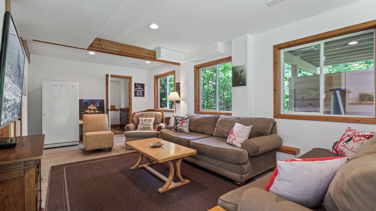 Photo of Livingroom in Lakefield