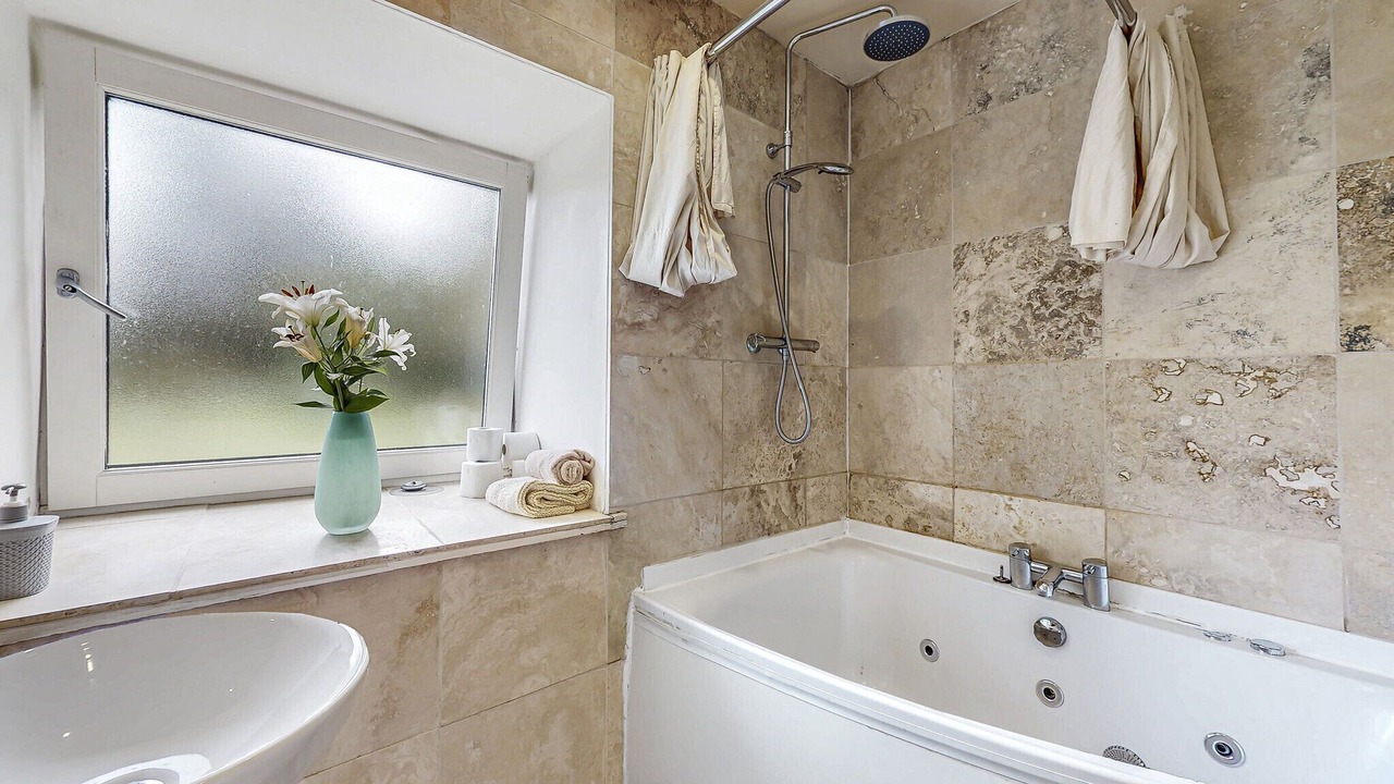 Photo of Bathroom in Colintraive