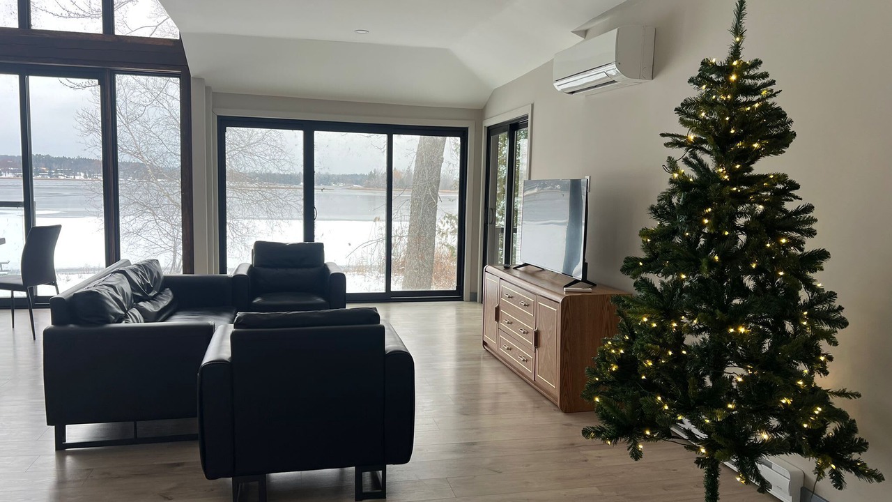 Photo of Livingroom in Lakefield