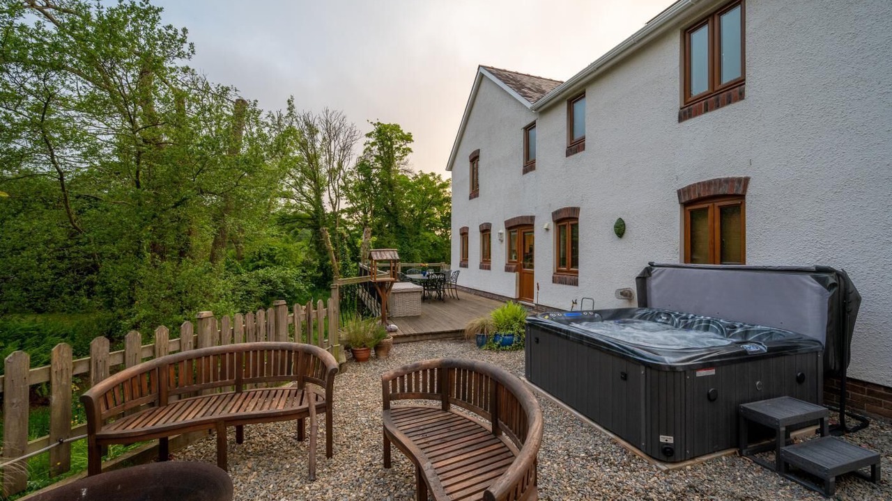 Photo of Patio Balcony in Tan-y-groes