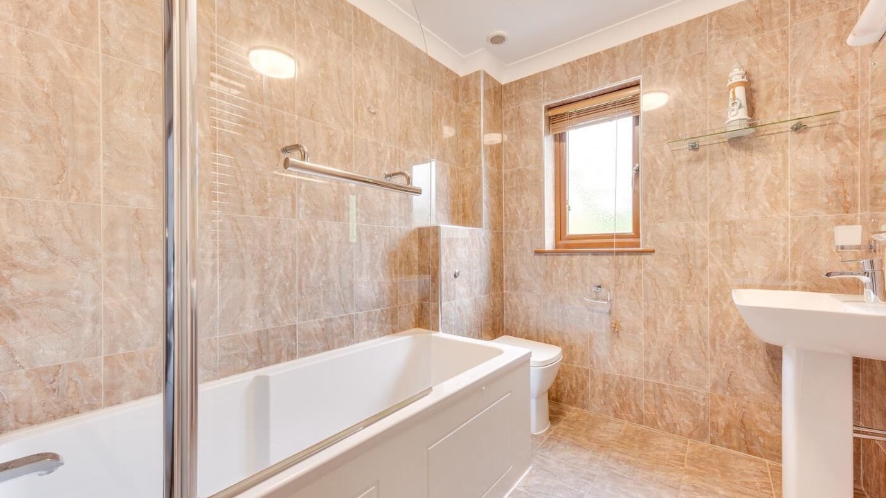 Photo of Bathroom in Tan-y-groes
