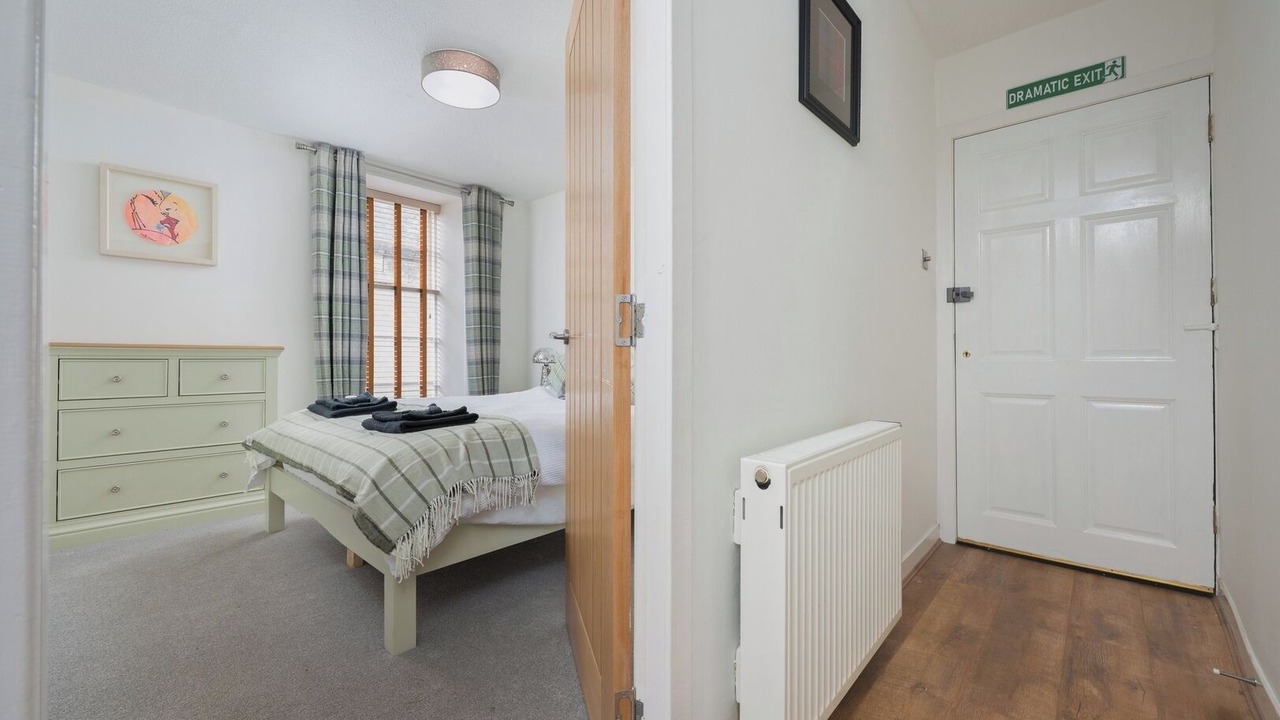 Photo of Bedroom in Airth