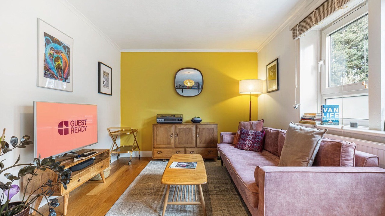 Photo of Livingroom in Stratford and New Town