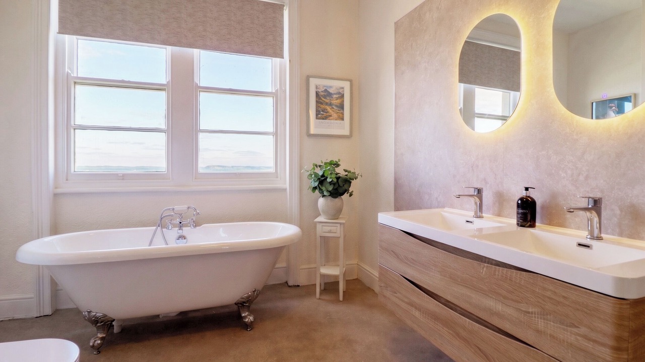 Photo of Bathroom in Llandudno