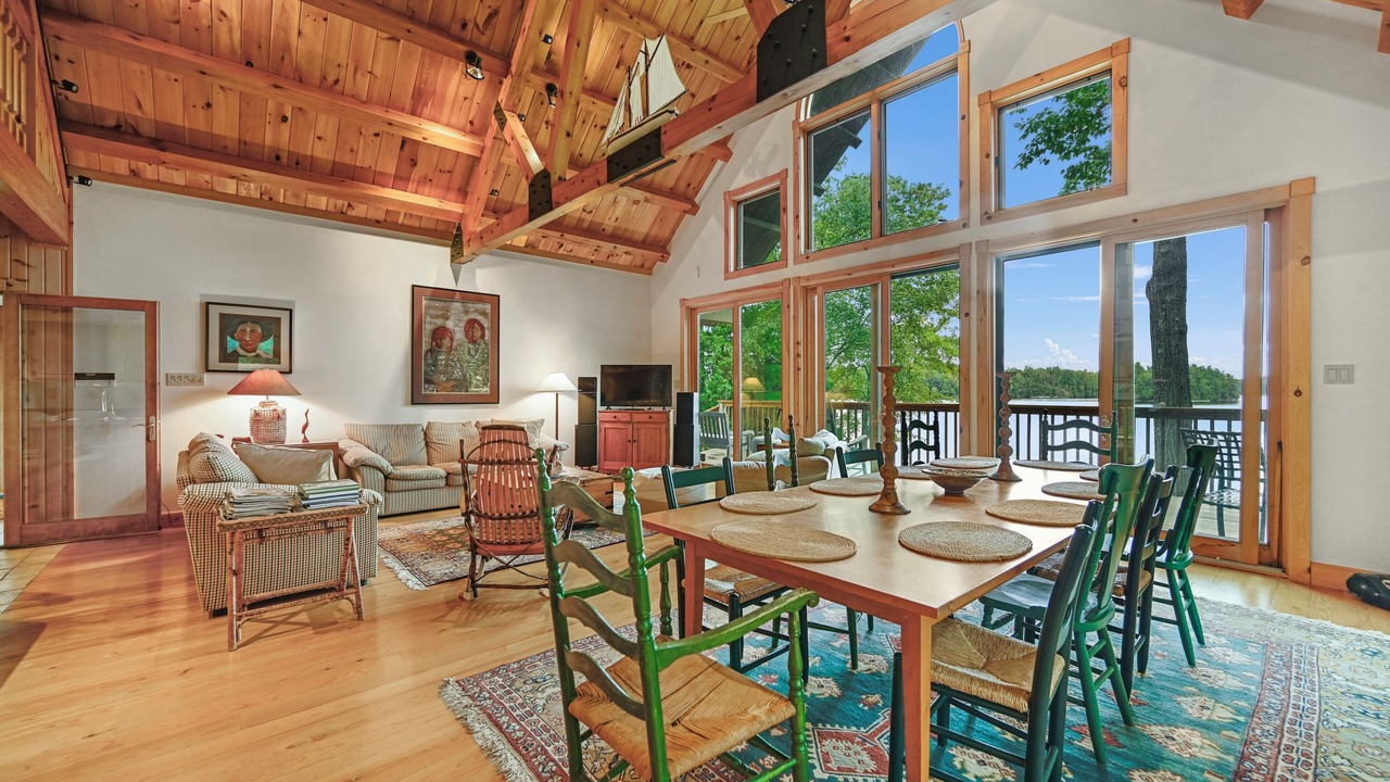 Photo of Livingroom in Leeds and the Thousand Islands