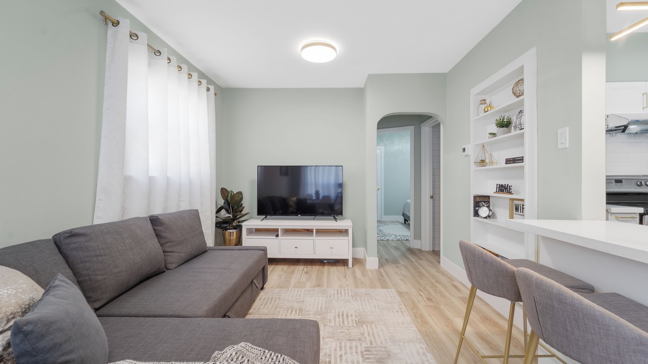 Photo of Livingroom in Old East York