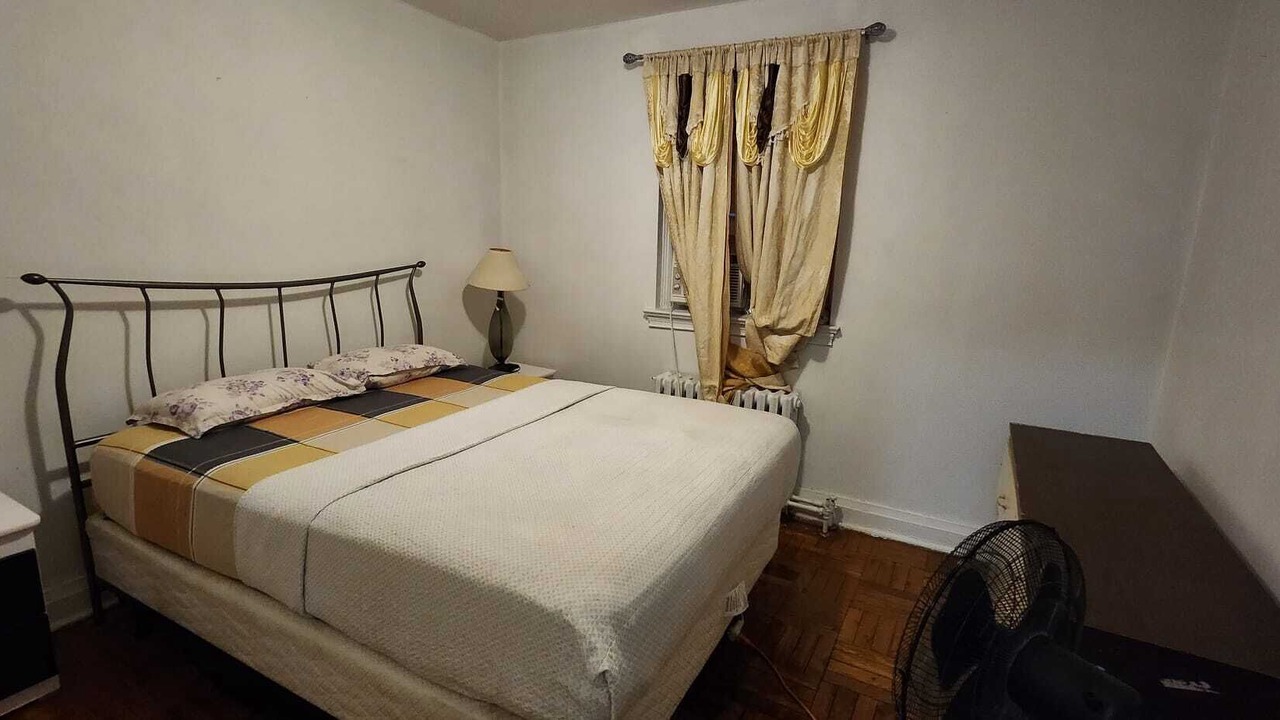 Photo of Bedroom in Birch Cliff