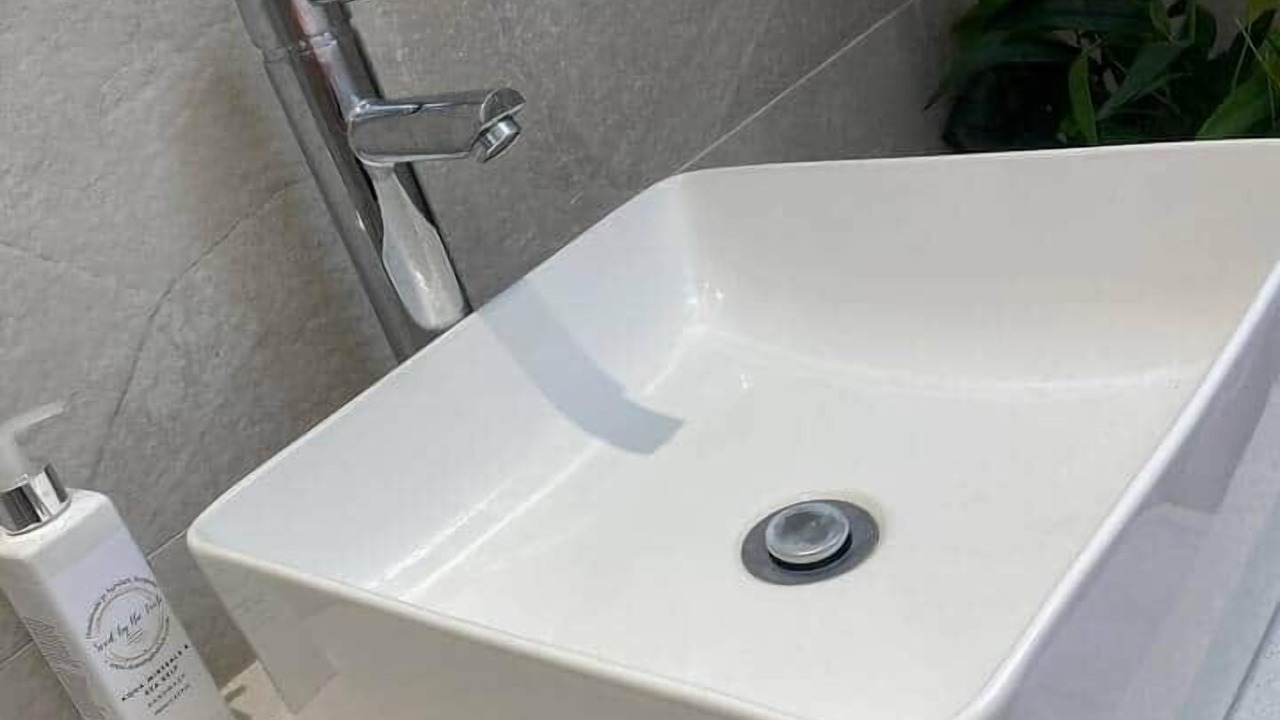 Photo of Bathroom in Paisley