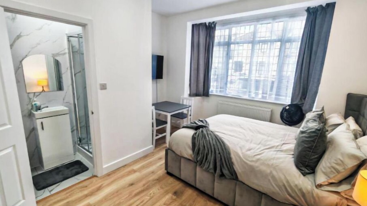 Photo of Bedroom in Seven Kings