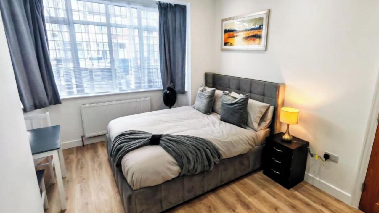 Photo of Bedroom in Seven Kings