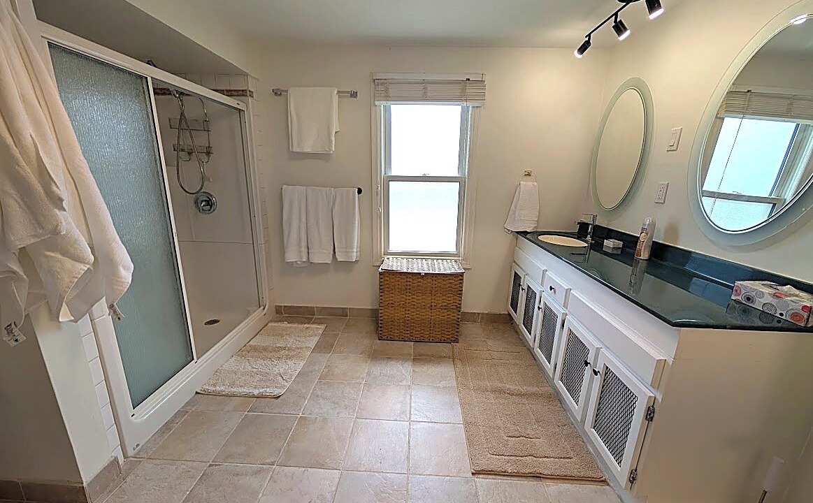 Photo of Bathroom in Port Stanley