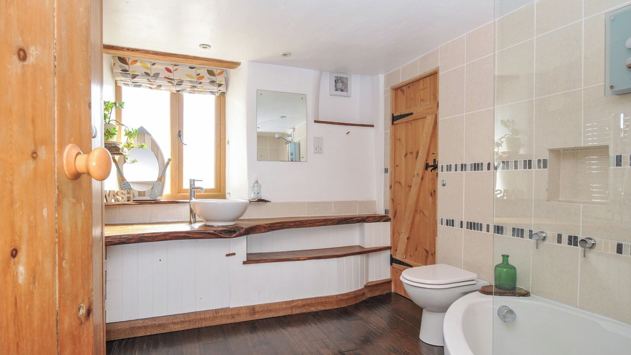 Photo of Bathroom in Quethiock